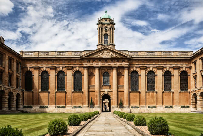 Universidade de Oxford lança certificado em inglês no nível C1