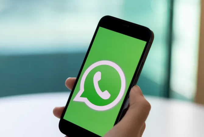 90% das empresas brasileiras usam o WhatsApp como principal canal de comunicação