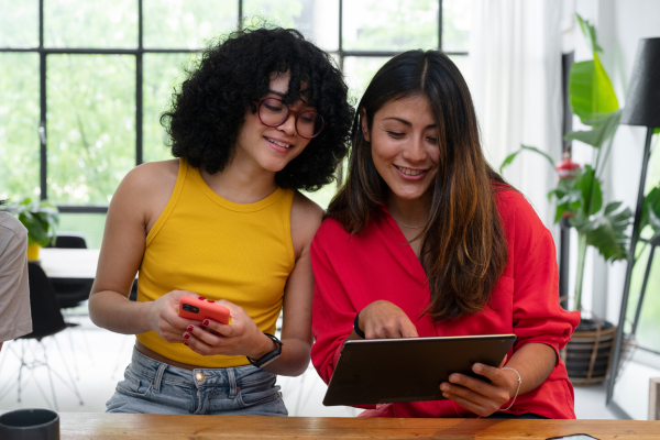 Mais mulheres na tecnologia: por que essa mudança é urgente e como torná-la possível