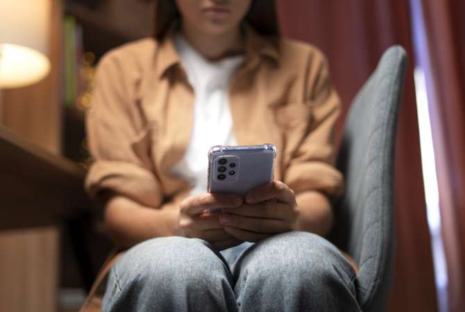 Inteligência artificial, manipulação de imagens e violência digital: por que esse debate é importante para as mulheres?